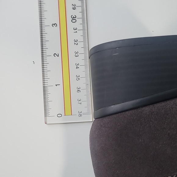 Naturalizer 'Deanne' grey-brown suede booties, size 8M - Picture 7 of 8